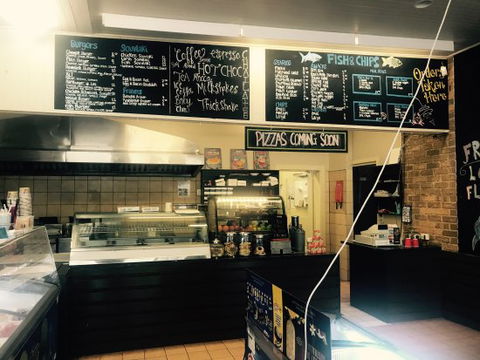Paradise Point Cafe & Takeaway - New South Wales Tourism  0