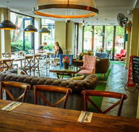 Simple  Irresistible Thai Restaurant