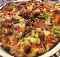 Lizas Woodfired Pizza - New South Wales Tourism 