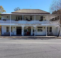 Mt Kembla Village Hotel