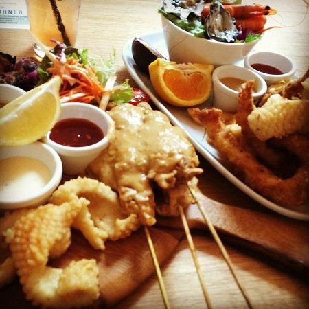 The Lakes Hotel - New South Wales Tourism  0