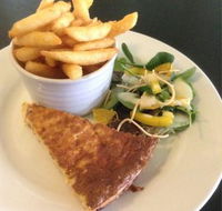 Betty's On Broadway - New South Wales Tourism 