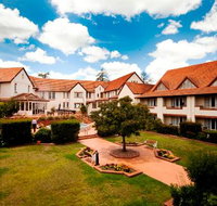 Courtyard Restaurant - Mercure Hotel Canberra - New South Wales Tourism 