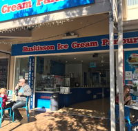 Huskisson ice cream parlour - New South Wales Tourism 