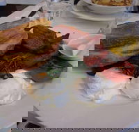 Chicken and Fishhead - New South Wales Tourism 