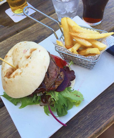 Seaview Hotel By The Beach - New South Wales Tourism  0