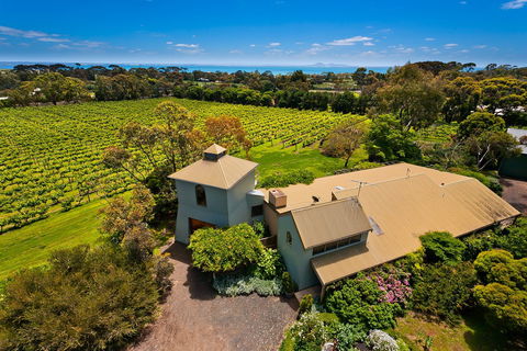 Curlewis Winery - New South Wales Tourism  1