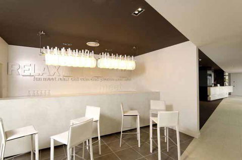 Fat Arnie Restaurant & Bar - Royal Pacific Hotel - New South Wales Tourism  0
