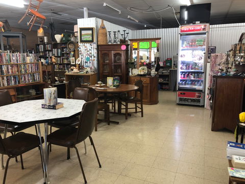 Wallaroo Treasures And Treats Cafe - New South Wales Tourism  0