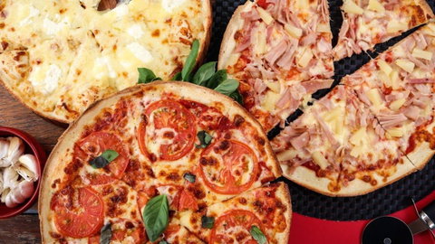 Pizza Pitt - Lynwood Country Club - New South Wales Tourism  0