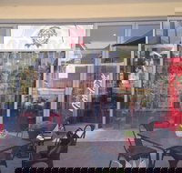 Crispy's Pies - New South Wales Tourism 