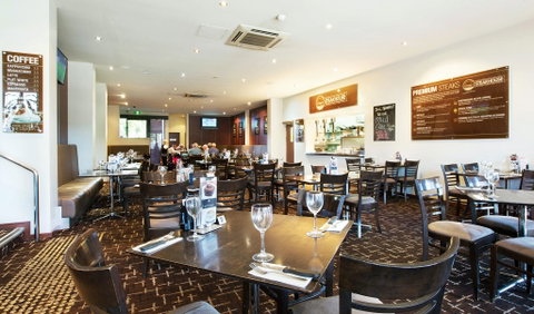 Holland Park Hotel - New South Wales Tourism  0