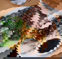 Courtyard Bistro - Uncle Buck's Hotel - New South Wales Tourism 