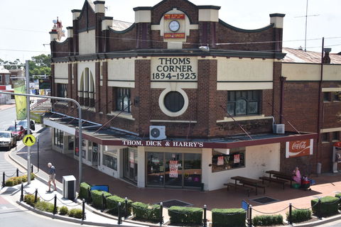 Thom, Dick And Harrys - New South Wales Tourism  0