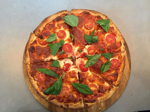 Deluxe Gourmet Pizza - New South Wales Tourism  0