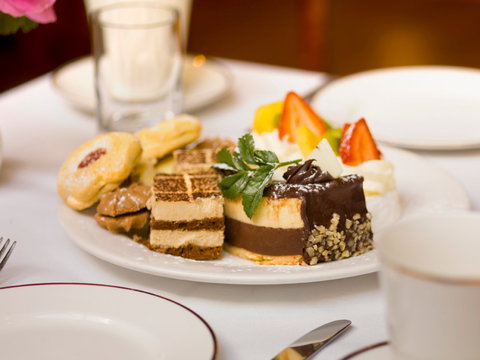 Avenue Restaurant & Lobby Bar - New South Wales Tourism  0