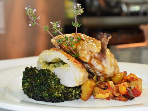 Avenue Restaurant & Lobby Bar - New South Wales Tourism  2