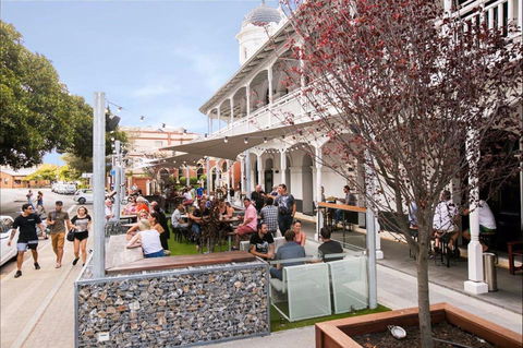 Ball And Chain - New South Wales Tourism  0
