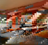 Waves Cafe Bar and Restaurant - New South Wales Tourism 