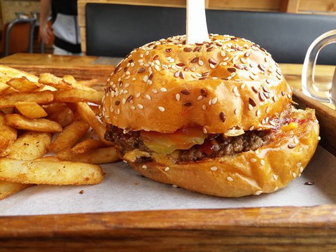 Suburban Burger - New South Wales Tourism  0