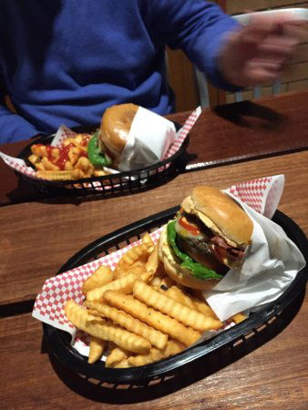 Carney & Earl's - New South Wales Tourism  0