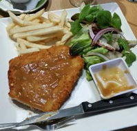 Ducky Brown Cafe