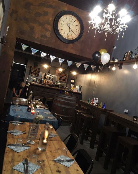 Bazz's Whine Bar - New South Wales Tourism  5