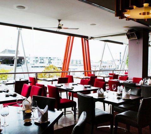 Aurora Ozone Hotel Restaurant - New South Wales Tourism  6