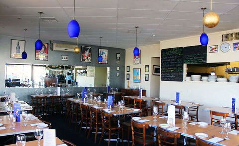 Magna's On Main - New South Wales Tourism  0