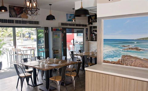 Rockpools Cafe Bar & Function Centre - New South Wales Tourism  9