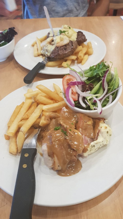 Airport Tavern - New South Wales Tourism  6