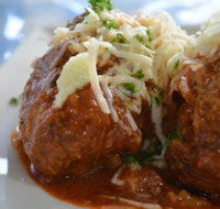 Manolis Greek Taverna - New South Wales Tourism 