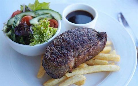 Black Angus Bar & Grill - New South Wales Tourism  1