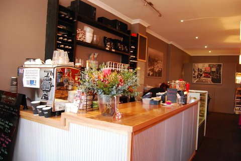 Friends On The Hill - New South Wales Tourism  0