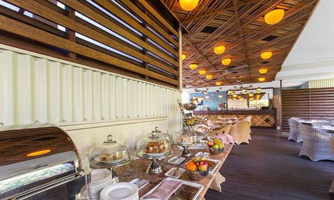The Deck Poolside Bar & Restaurant - New South Wales Tourism  1