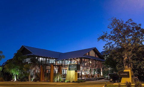 The Deck Poolside Bar & Restaurant - New South Wales Tourism  5