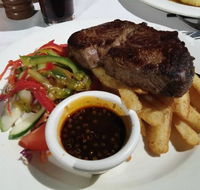 Desert Oaks Bistro - New South Wales Tourism 