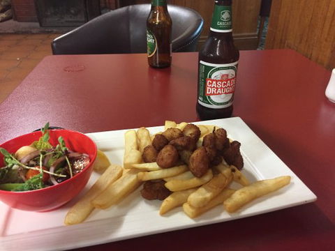 Man-O-Ross Hotel Restaurant - New South Wales Tourism  0