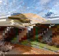 Jennacubbine Tavern - New South Wales Tourism 