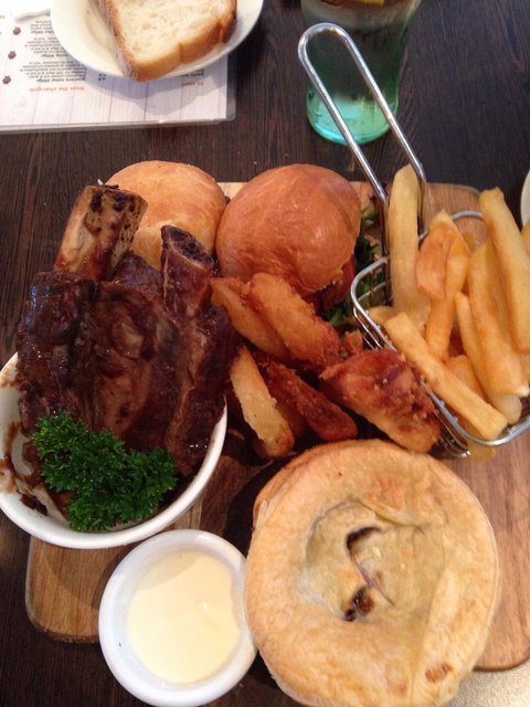 Highbury Hotel Bistro - New South Wales Tourism  1