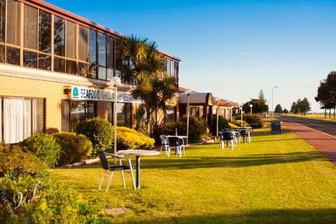 Lacepede Bay Motel & Restaurant - New South Wales Tourism  0