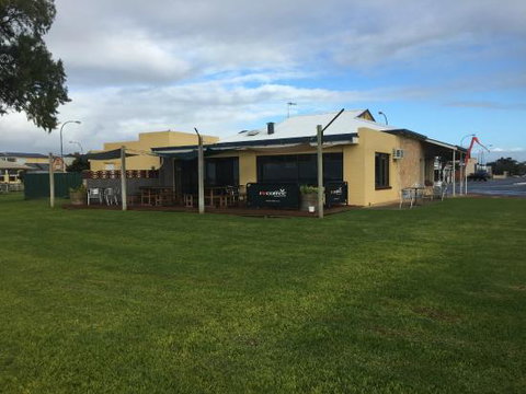 Ritz Cafe & Takeaway - New South Wales Tourism  0