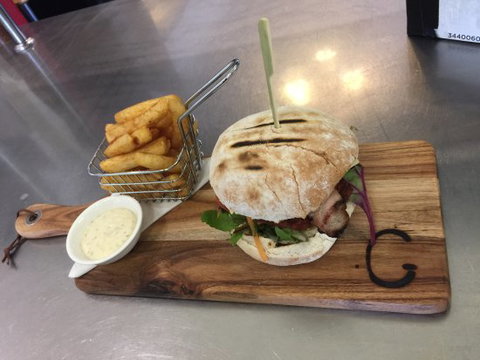 Grumpy's Tavern - New South Wales Tourism  0