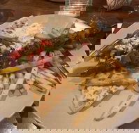 Santorini Noosa Greek Taverna