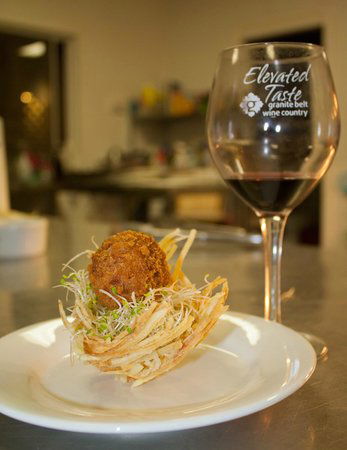 Whiskey Gully Wines - New South Wales Tourism  0