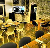 The Swae  Ivy - Bar  Restaurant