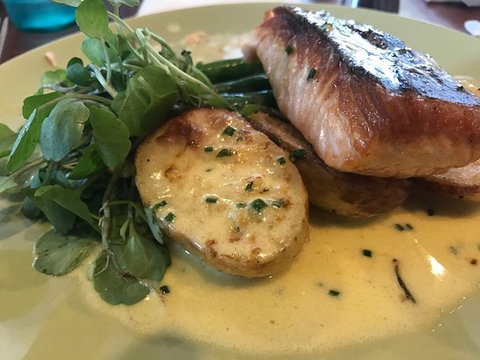 Jacobs Well Bayside Tavern - New South Wales Tourism  0