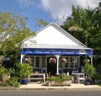 The Blue and White Teapot Cafe - New South Wales Tourism 