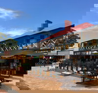 Tumbulgum Tavern - New South Wales Tourism 