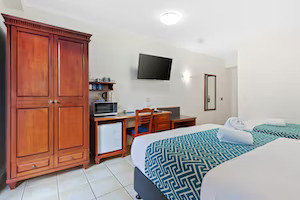 The Coffee House Apartments & Bistro - New South Wales Tourism  6